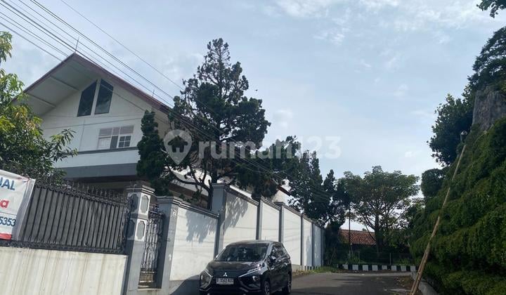 Rumah Klasik Luas Besar Di Cipaganti