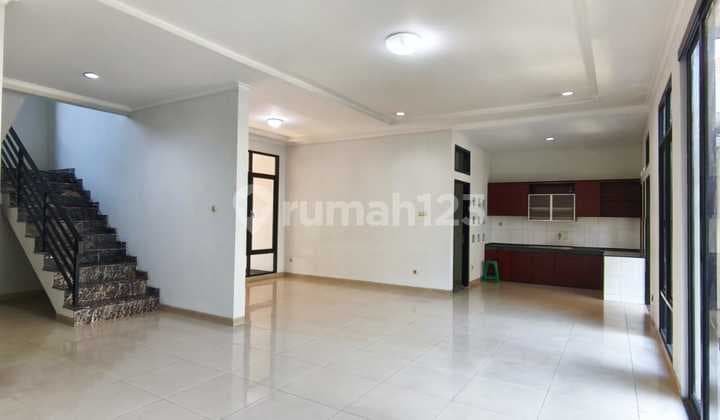 Rumah Premium Harga Murah Luas Tanah 325m Hadap Utara Kamar Tidur4+1 Bisa Muat 4.mobil Di Sbsr