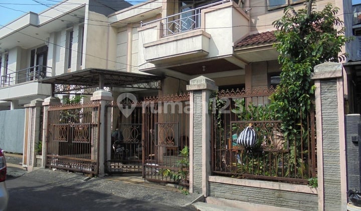 Rumah 2 Lantai Lokasi Strategis.di Tengah Kota Bandung