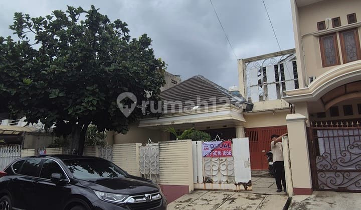 Rumah Jl Tiga Mobil Dijual Cepat