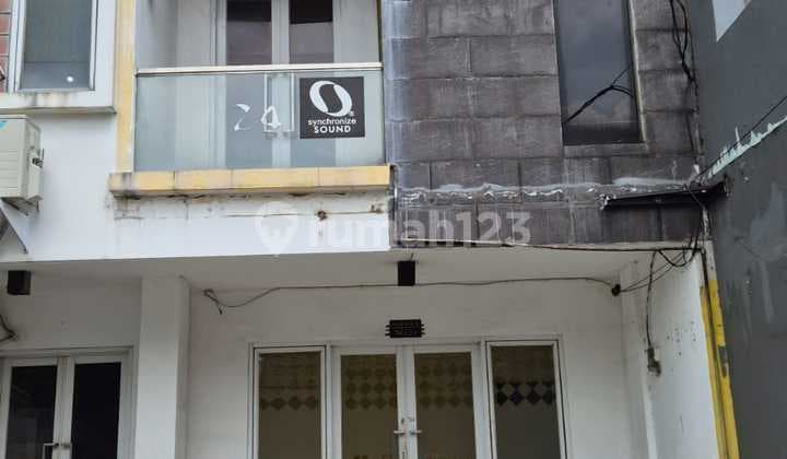 3-Storey Shop House, Strategic Location Near Station, Ready to Occupy