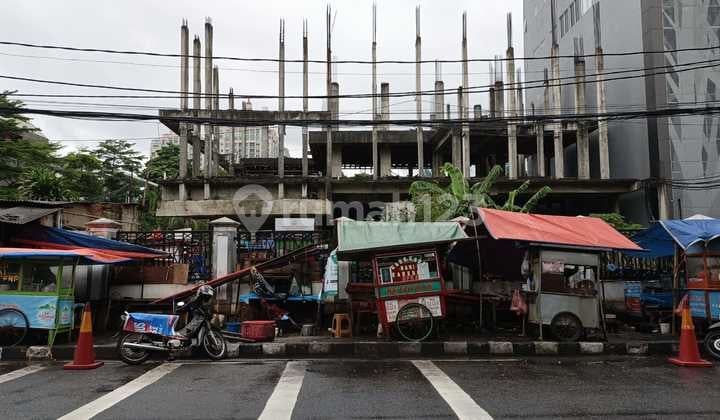 Dijual Cepat Rmh Sertifikat SHM Lokasi Strategis di Patal Senayan