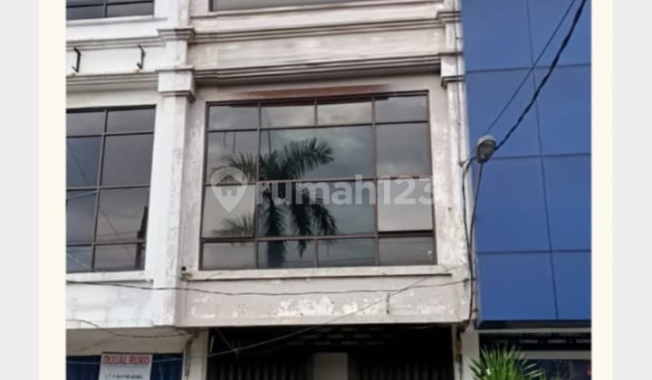 Strategic 3-Storey Shophouse in Kali Rungkut Area, Surabaya