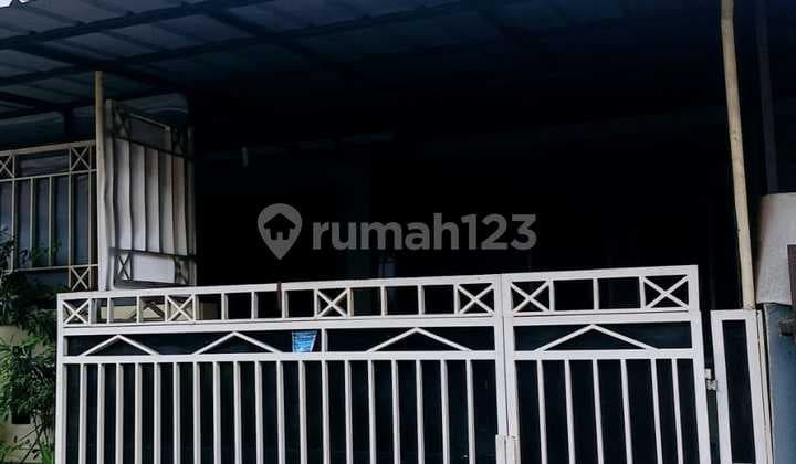 WTS / Dijual Rumah Siap Huni Lokasi Strategis di Metro Permata 1, Karang Tengah, Tangerang, Banten