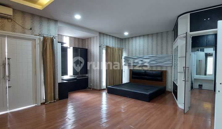 **House in Green Ville with New SHM**