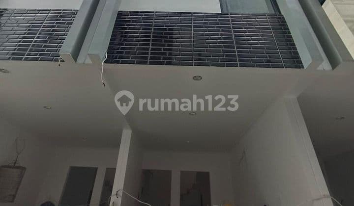 ** Rumah Baru di Kedoya 4 Lantai Mini Cluster**