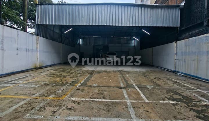 Business Space in Jembatan Lima