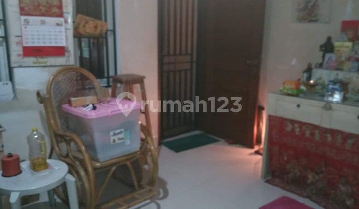 *** Rumah 3 Lantai Shm Butuh Renovasi Utara***