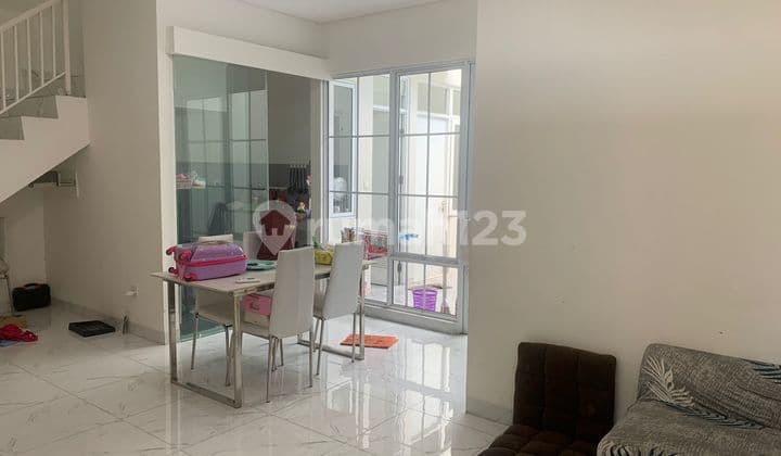 *** Rumah Unfurnished Bagus Shm - Sertifikat Hak Milik Di Lavon Tangerang , Tangerang Kota***
