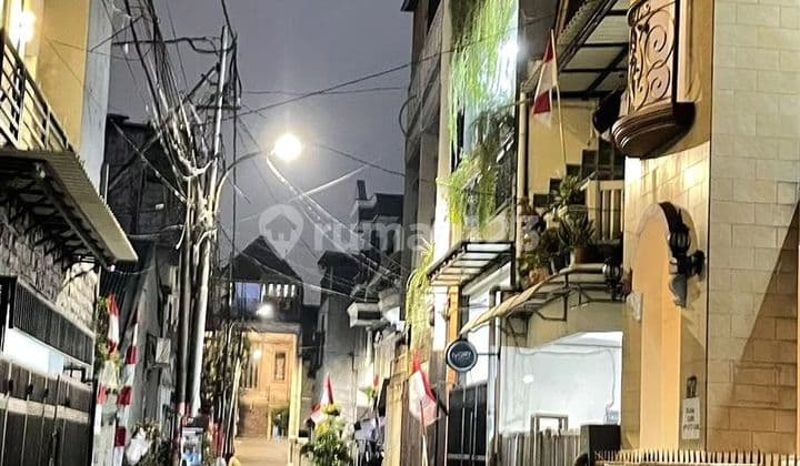 *** Rumah 3 Lantai SHM Sudah Renovasi***