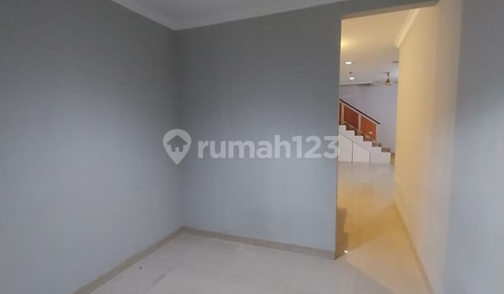 Disewakan Cepat Rumah Area Tomang Jakbar