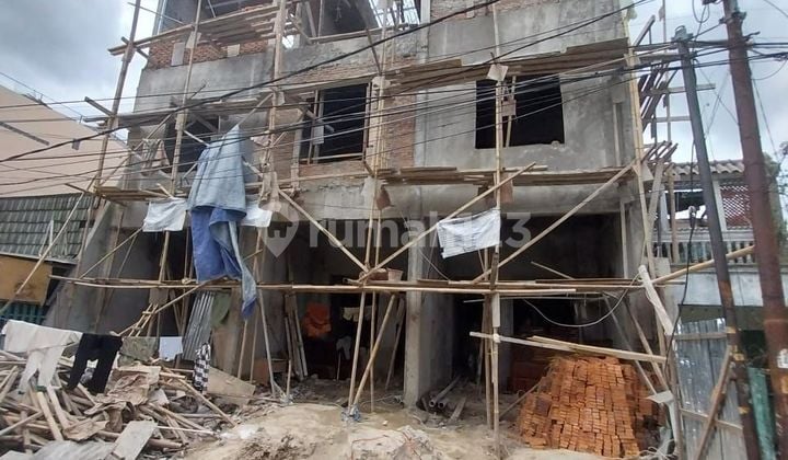 *** Rumah 3 Lantai Shm Baru Selatan***