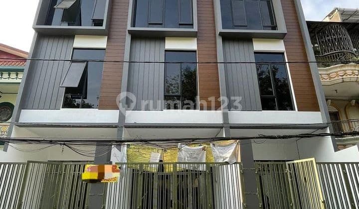 Rumah Baru Kavling Polri Jelambar Jarang Ada