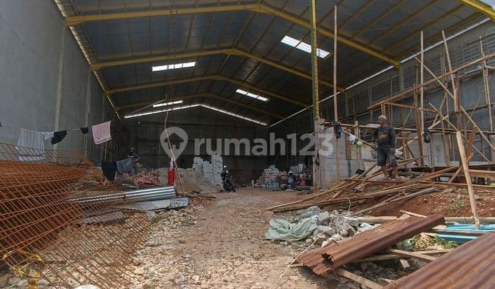 Gudang Strategis Di Jalan Utama Kavling Dpr Cipondoh