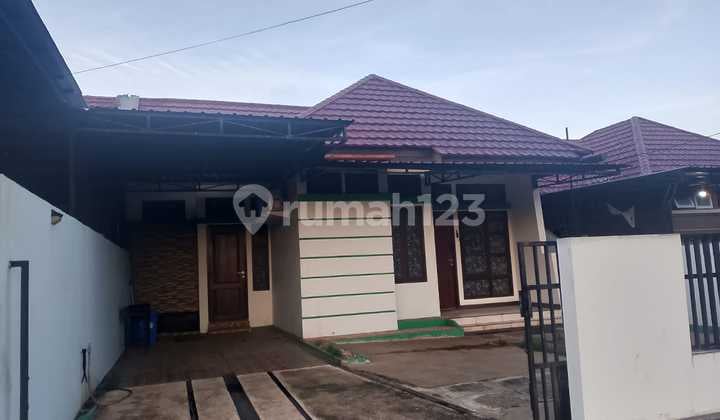 Liliba's House with SHM in Oebobo Very Strategic