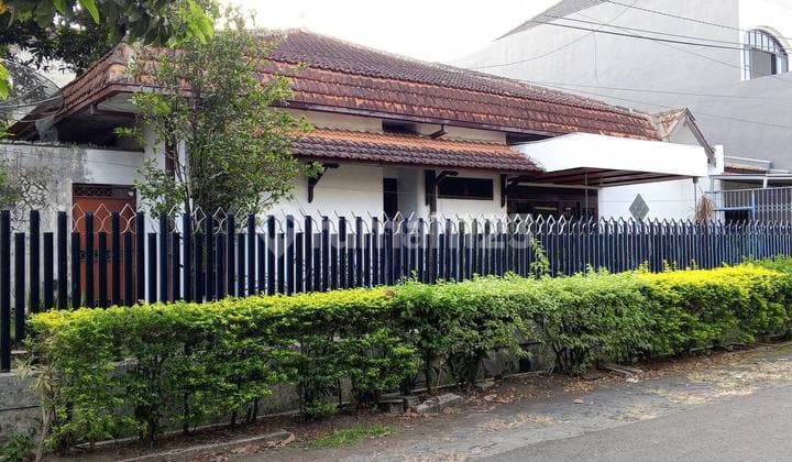 For Sale, House in the Bunga-bunga Suhat Area, Suitable for a Boarding House.