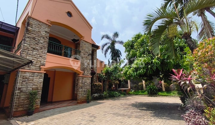 Disewakan Rumah bisa Komersil Lokasi Strategis Lebak Bulus