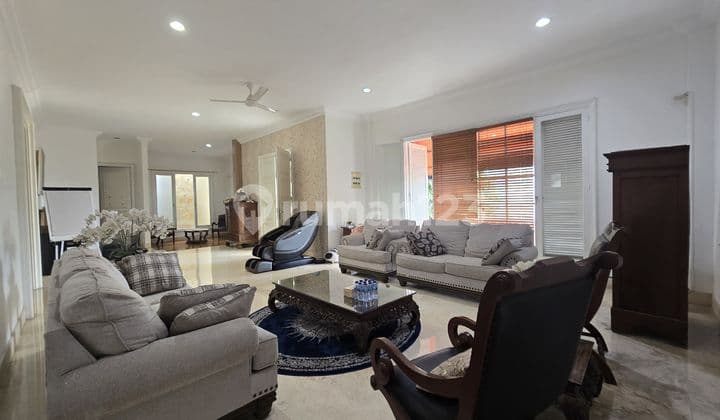 Disewakan Rumah Asri, Tenang, Bagus di Kemang Selatan