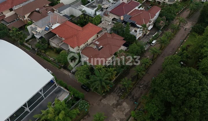 Rumah Mewah Siap Huni Area Tenang dan Private di Kemang