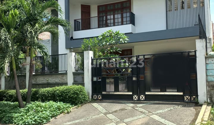Disewakan Murah Rumah Luas Lokasi Tenang di Pondok Indah