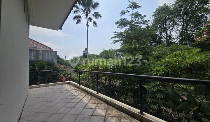 Dijual Rumah Mewah di Area Kemanglokasi Tenang & Private