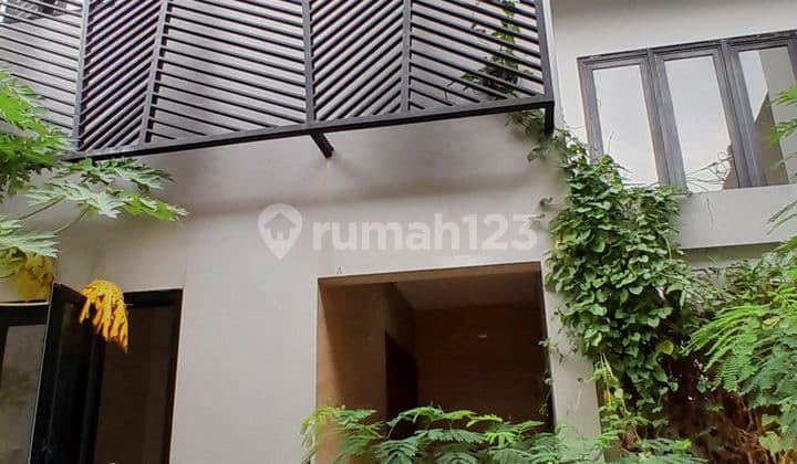 rumah Townhouse Pasarminggu 3 Lantai kolam renang (IR)