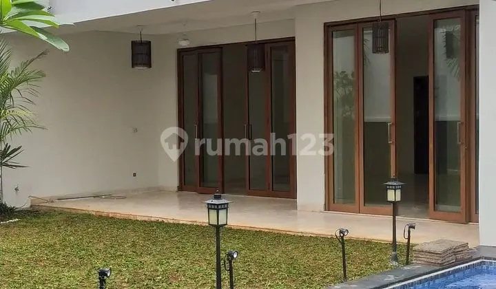 Sewa Rumah Bagus dan Mewah di Kemang Selatan