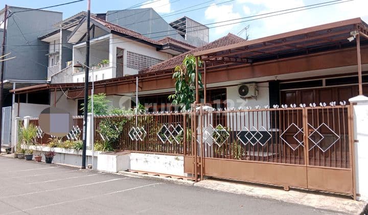 Dijual Rumah Terawat di Syp Bkr Buah Batu Lingkungan Tenang Lokasi Strategis SHM