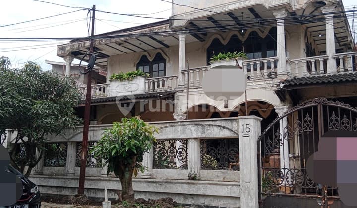 Dijual Cepat!!!Rumah Besar 2Ltcocok untuk Rumah Kost/Kantor di Turangga di Bawah Pasar