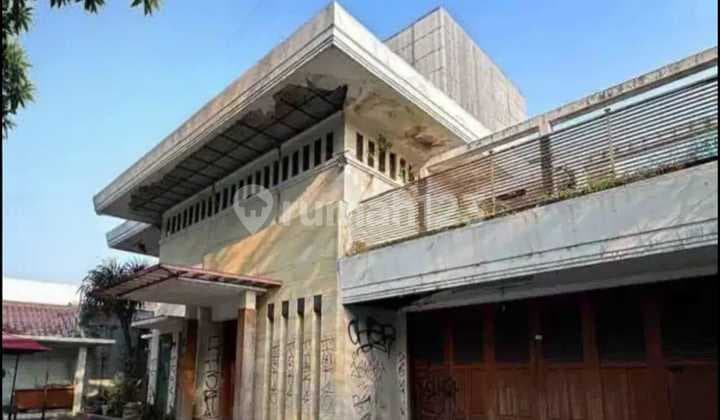Menteng Commercial Building For Sale
