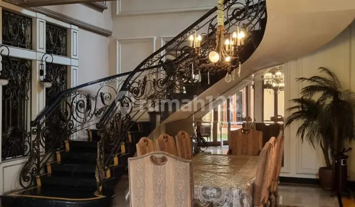 Rumah Area Ring 1 Taman Suropati Menteng Mewah dan Siap Huni
