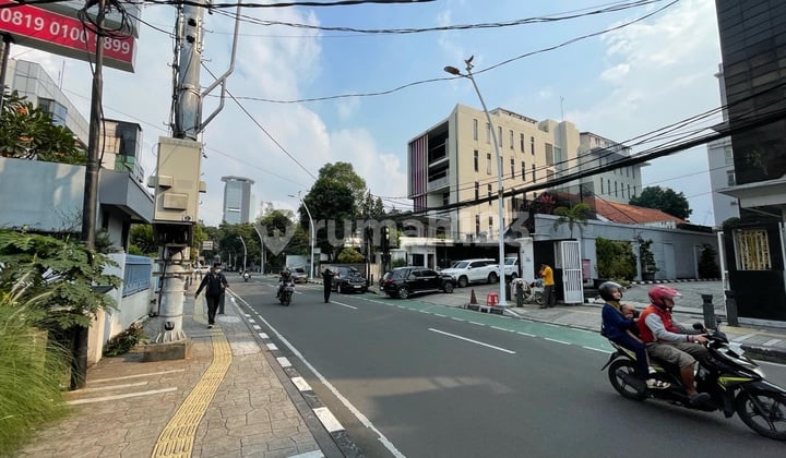 Tanah Dan Bangunan Area Komersial Sangat Cocok Usaha Di Menteng