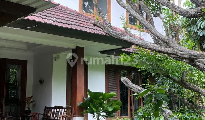 Rumah 2 Lantai Jl Hang Tuah Kebayoran Baru