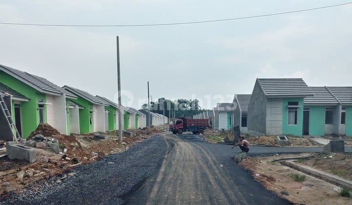 Rumah Citra Maja Raya hoek Posisi Pintu Masuk