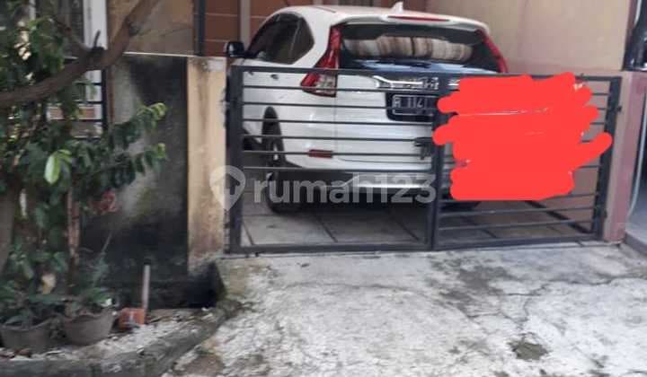 Quick Sale Serpong Park House at a Bargain Price.