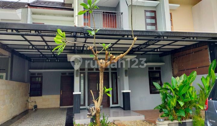 Rumah 2 lantai nyaman di gentan surakarta