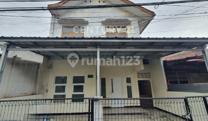 Rumah Asri 2 Lantai Siap Huni di Sayap Surapati Bandung