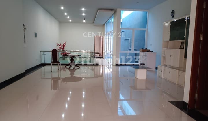 Good Shop House on Jl Sudirman Mainroad Super Strategic