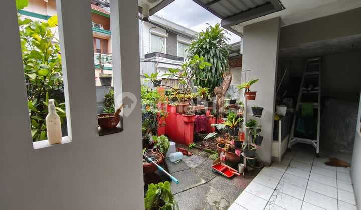 2-Story House on Jalan Kembar, Bandung City