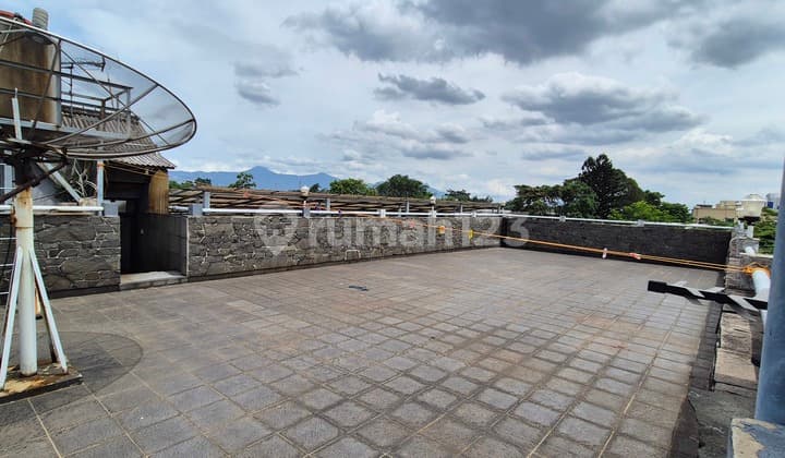 Office Building on Sukarno Hatta Main Road