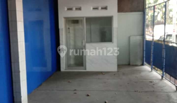 Ruang ******** ********