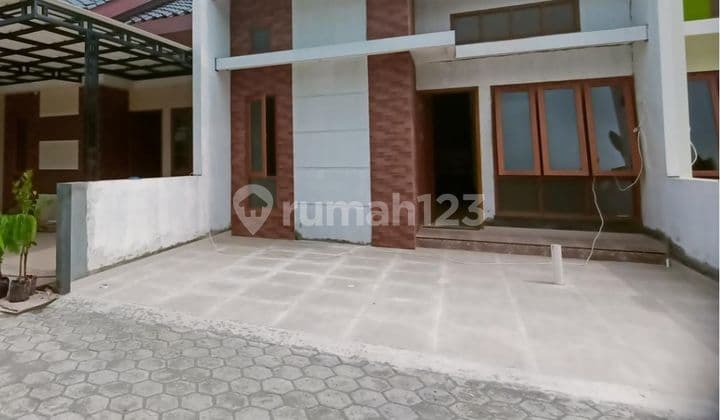 Rumah Baru Cluster di Jl.ratna Dekat Ke Tol Jatibening Bekasi
