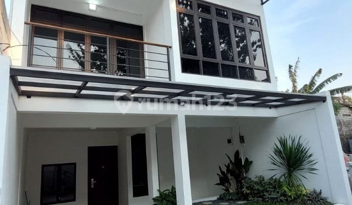 Rumah Murah 3 Lantai di Jatibening Bekasi Dekat Sentra Kota, Lrt