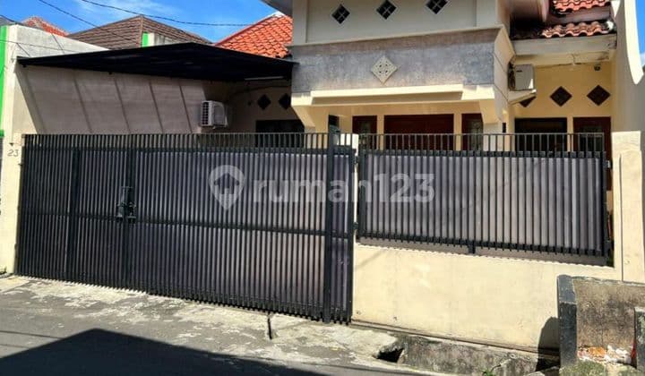 House for sale in East Pejaten, South Jakarta, 5 minutes to Pasar Minggu Station