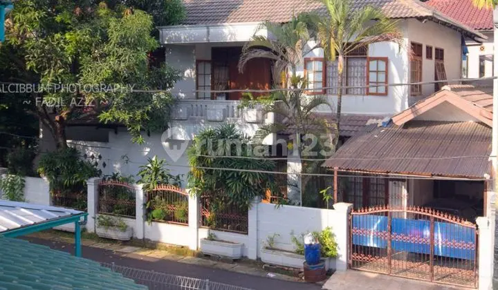 Rumah dijual 2 Lt. Cipayung, Jakarta Timur 7 Menit LRT Ciracas 