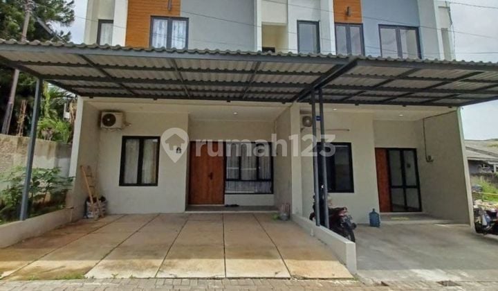 Rumah dijual Baru 2Lt, Jatiwaringin, Bekasi dekat ke Lubang Buaya