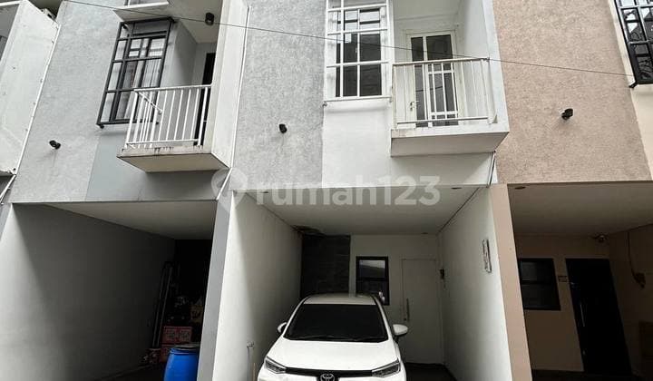 Rumah Dijual Murah 2 LT. Palmerah, Jakarta Barat Dekat Tol Slipi