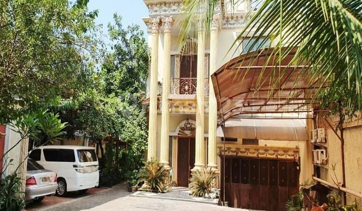 Rumah Dijual Murah, Mewah 2,5 LT. Ada Kolam Renang Jakasampurna, Bekasi