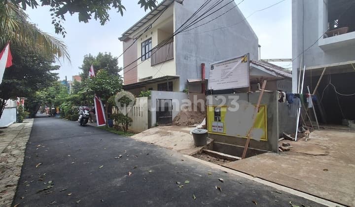 Rumah 3 Lantai Segera Siap Huni Dalam Kompleks Elite Dekat Pasar Minggu TB Simatupang