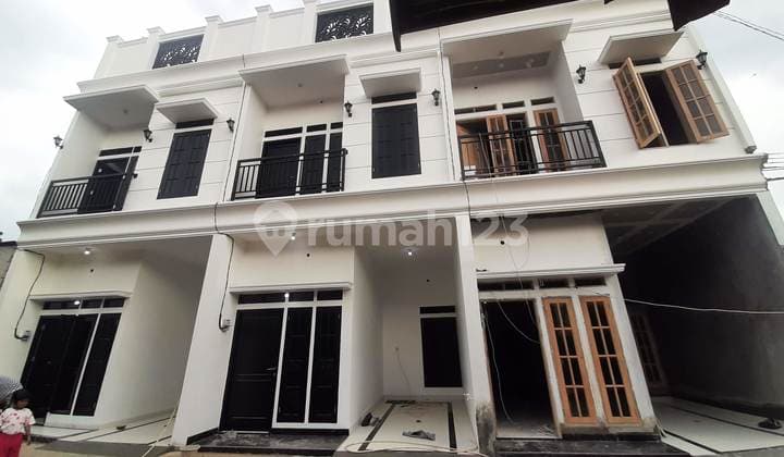 Rumah Cluster Murah 3 Lantai Dekat Dewi Sartika Bagus Siap Huni